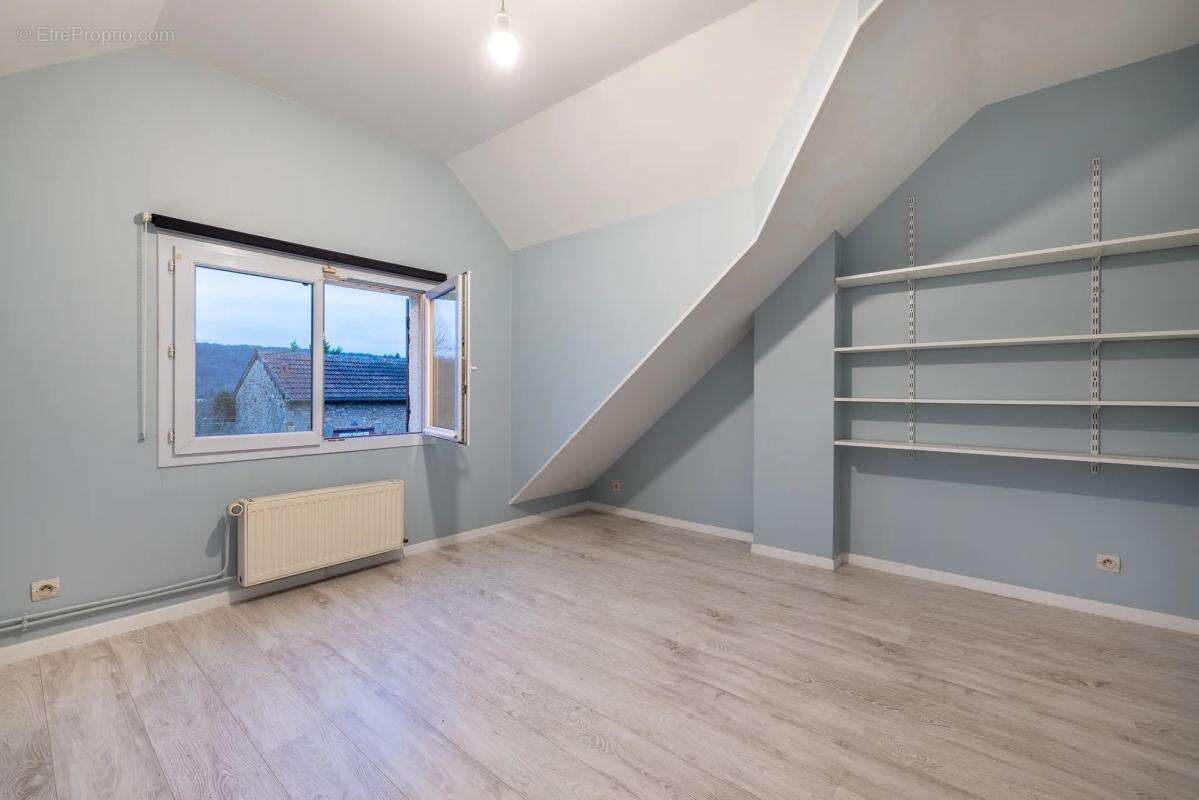 Maison à BURES-SUR-YVETTE