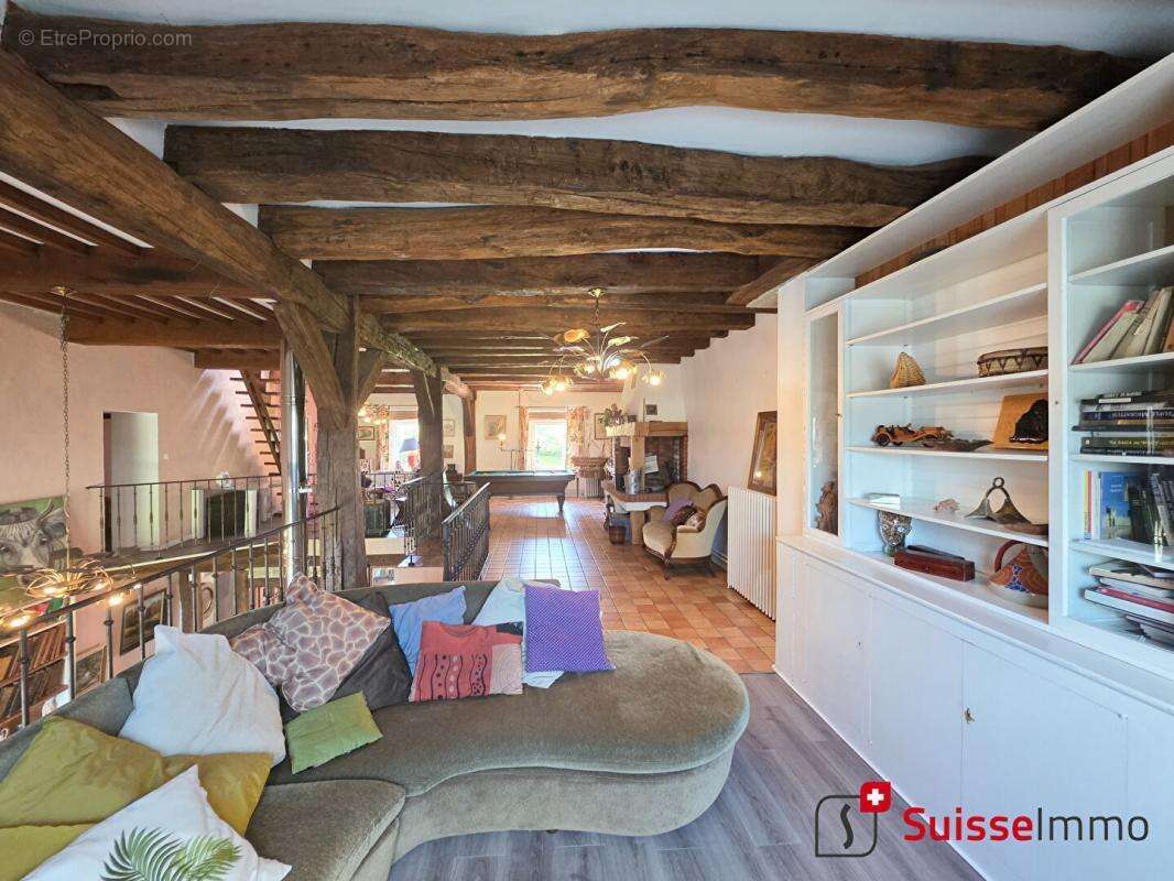 Maison à VALLEROIS-LE-BOIS