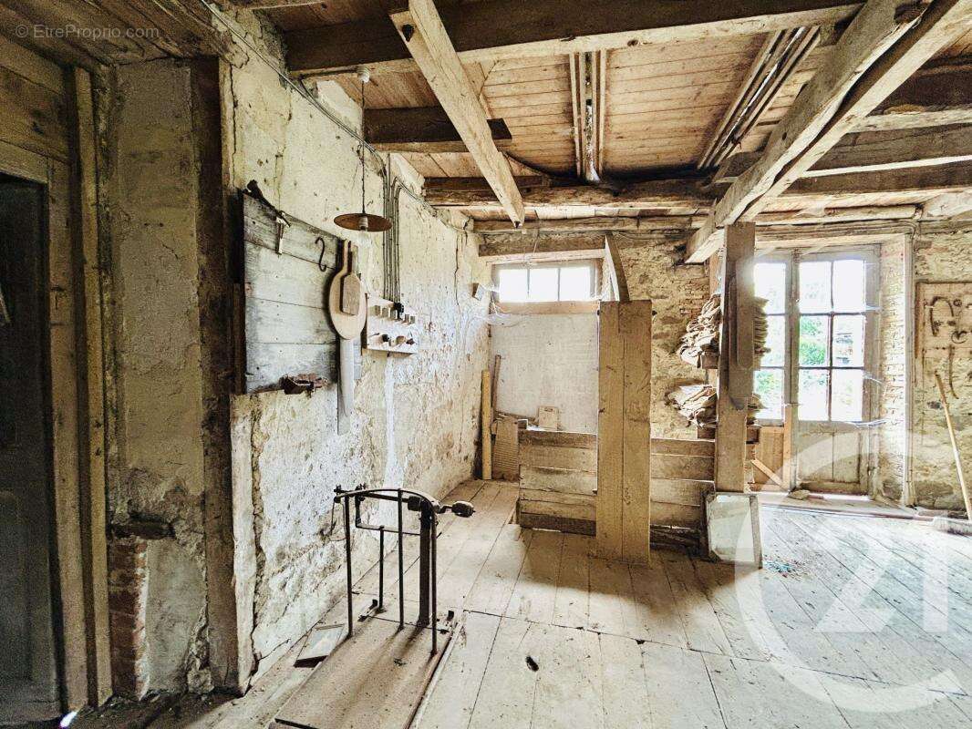 Maison à SAINT-LAURENT-SUR-GORRE