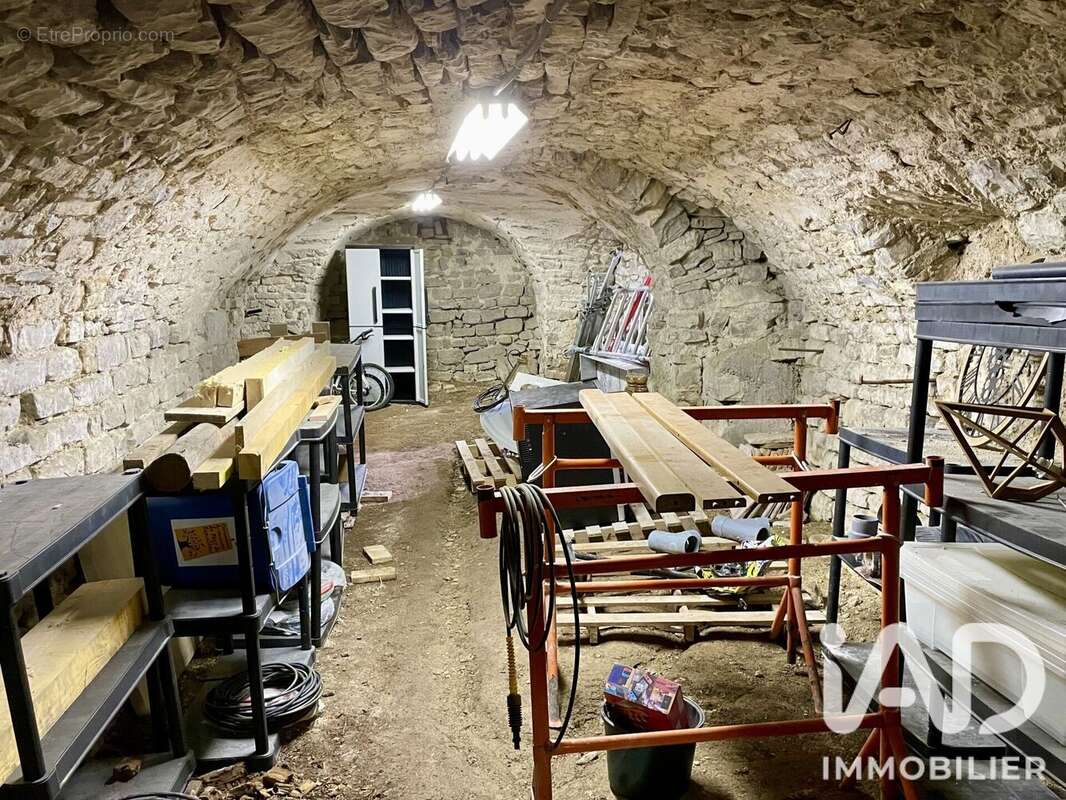 Maison 104 m² à Saint-Clement  - photo 7