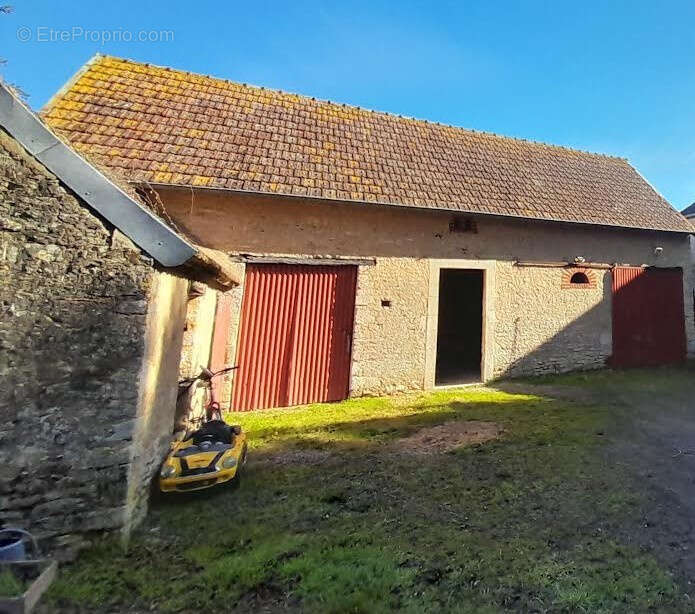 Maison à NEUVY-EN-CHAMPAGNE