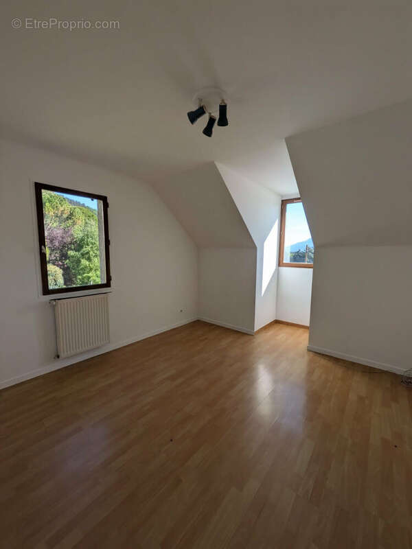 Maison à MONNETIER-MORNEX