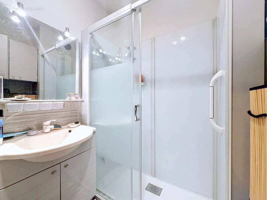 Appartement à SAINT-MARTIN-DU-VAR