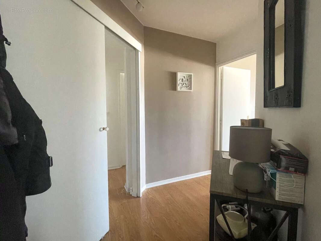 Appartement à COURBEVOIE