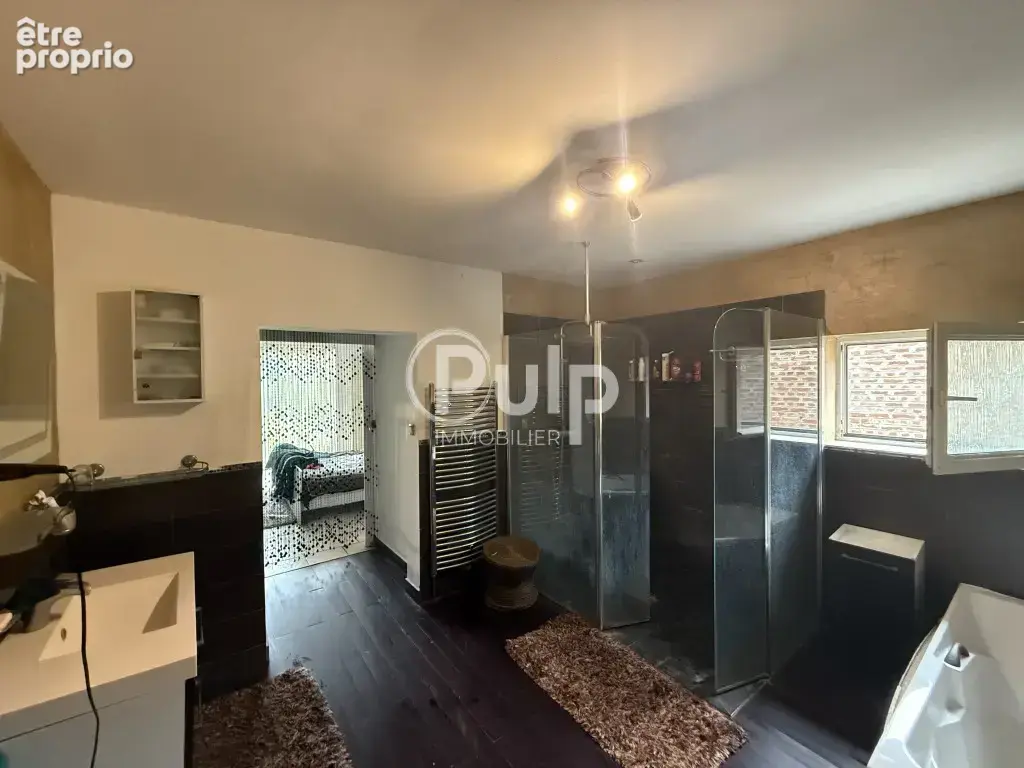 Maison familiale de 350 M2 sur plus de 2000 m2 de terrain - photo 6