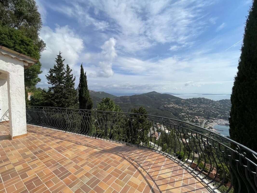 Maison à THEOULE-SUR-MER