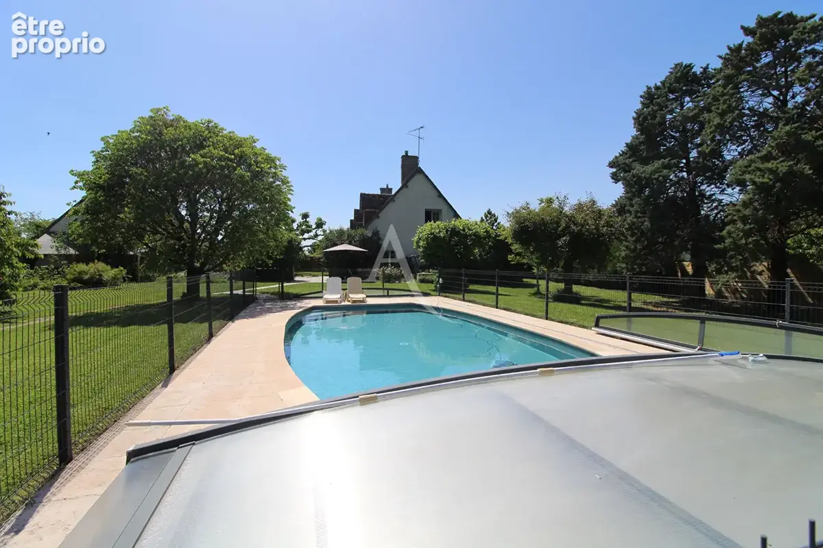 Maison 8 pièces 242 m² · à Blois · 242 m² · 479 000 €
