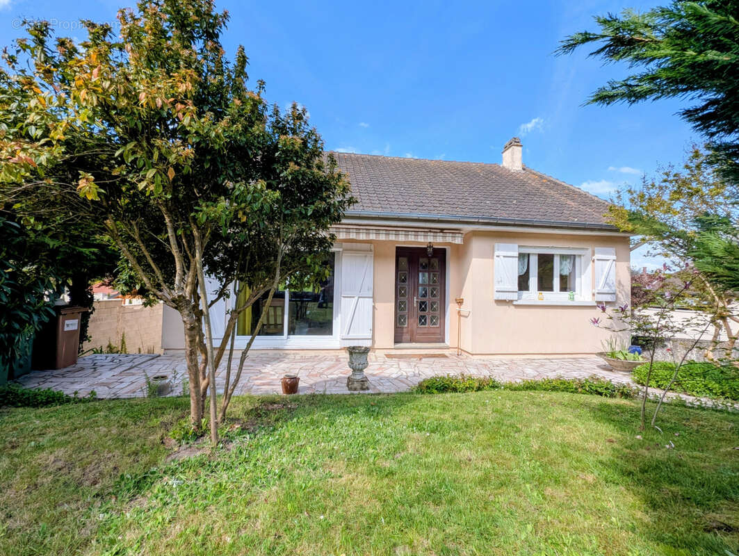 Maison à MONTFORT-L'AMAURY