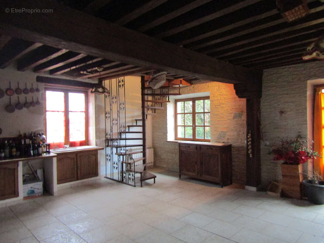 Maison à OUROUER-LES-BOURDELINS