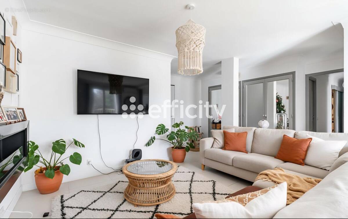 Appartement à COGOLIN