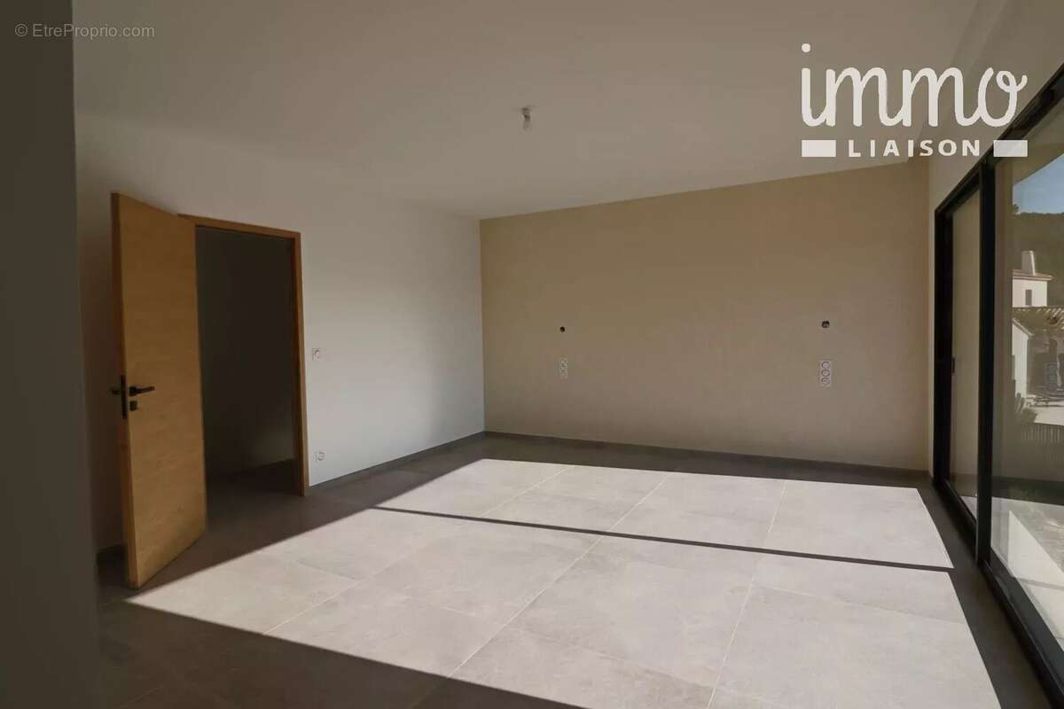 Maison à LE CASTELLET