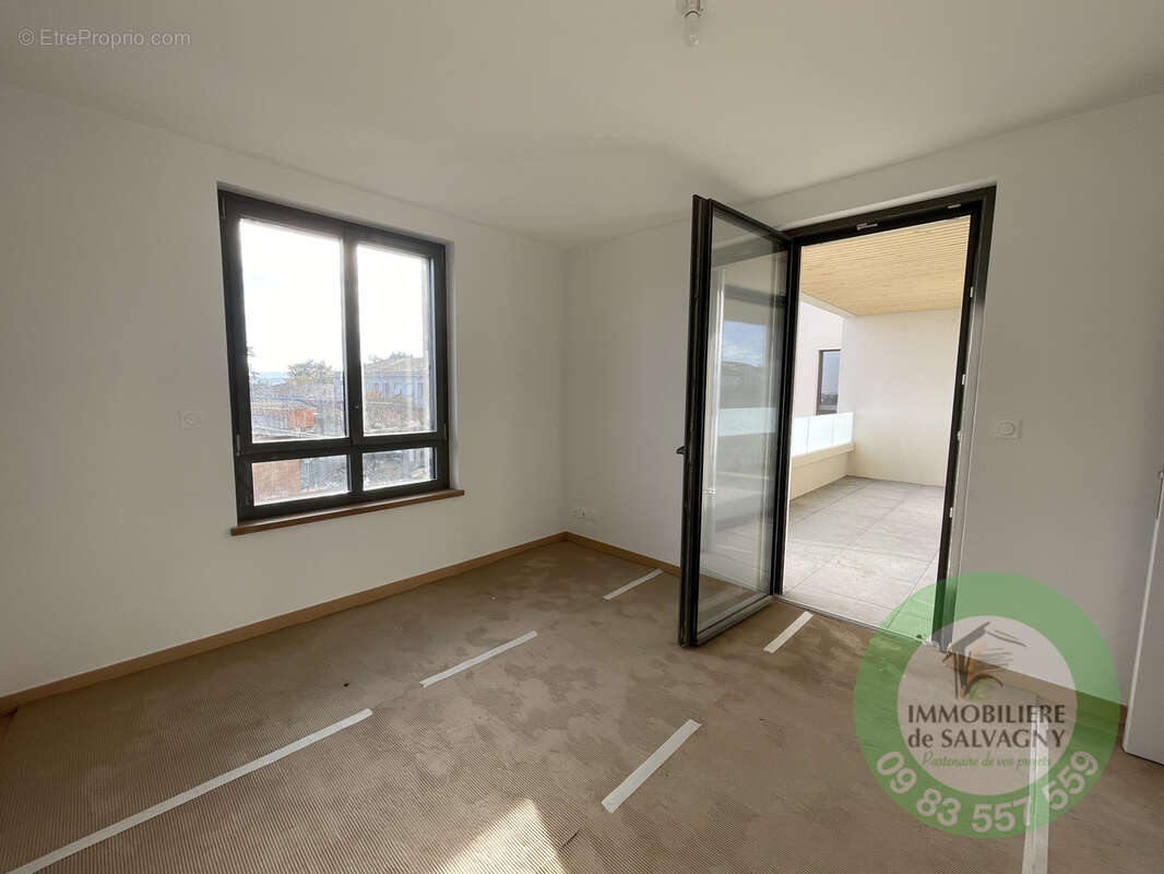 Appartement à CHARBONNIERES-LES-BAINS