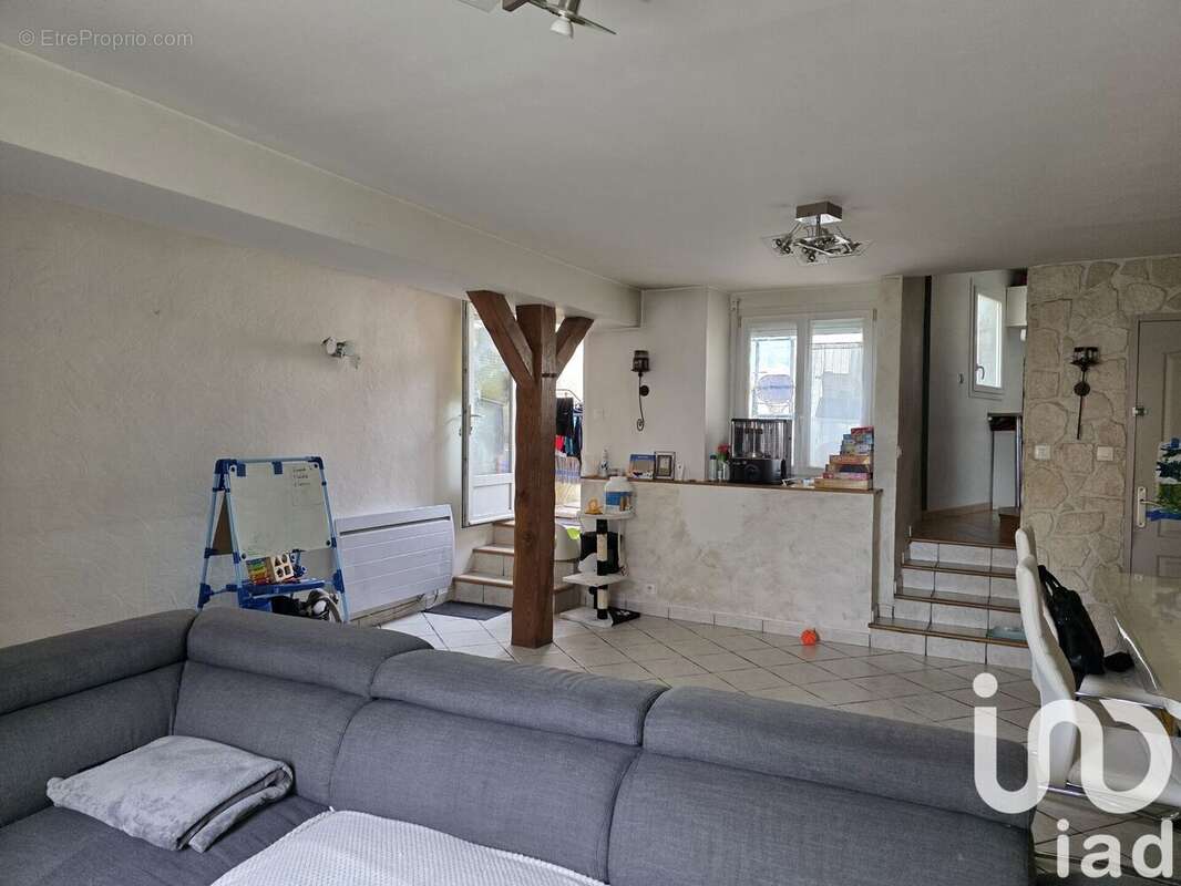 Photo 2 - Maison à MITRY-MORY