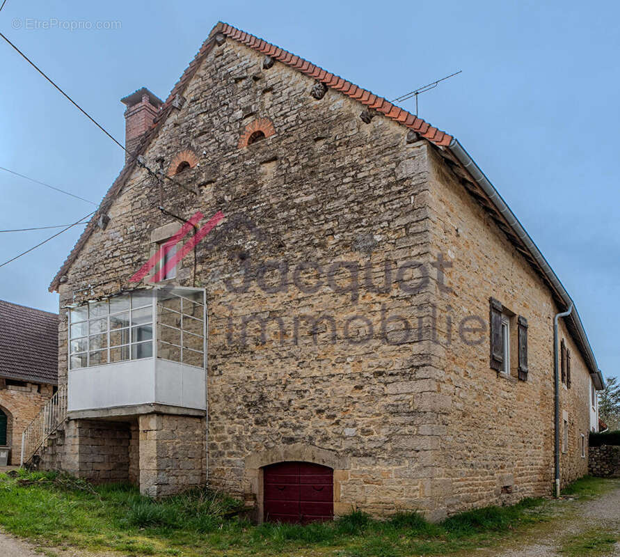 Maison à LONS-LE-SAUNIER
