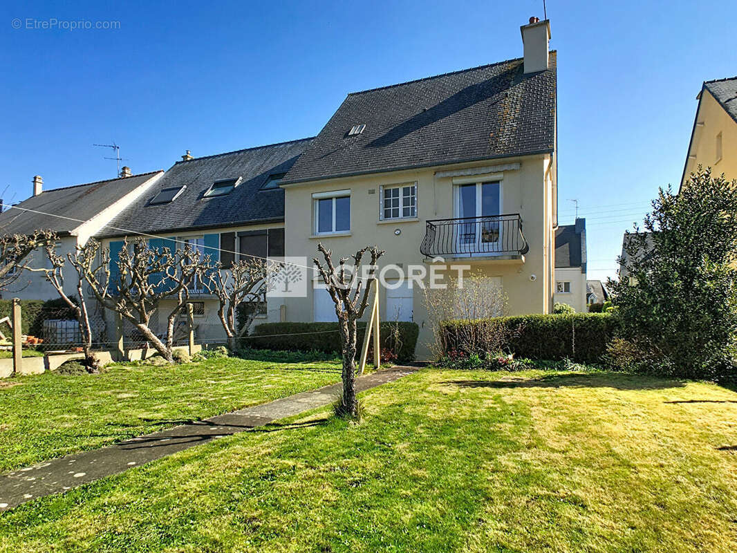 Maison à SAINT-JACQUES-DE-LA-LANDE