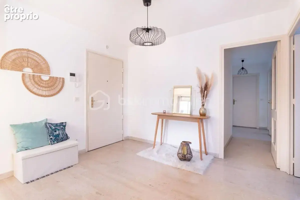 T4 lumineux avec 2 balcons, garage , place de parking et cave - photo 8