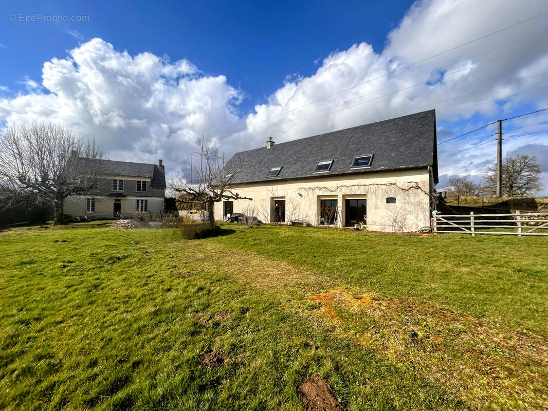 Maison à SARROUX