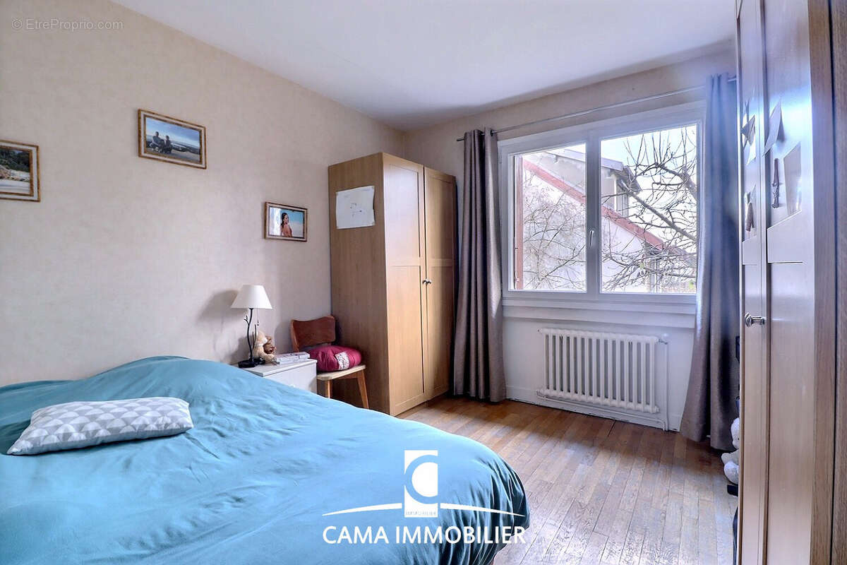 Maison à LES CLAYES-SOUS-BOIS