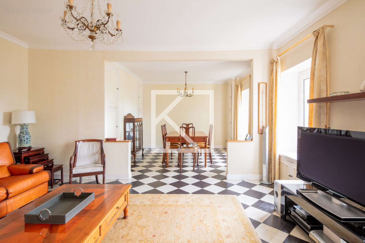 Maison 220 m² à Saint-Pavace  - photo 3