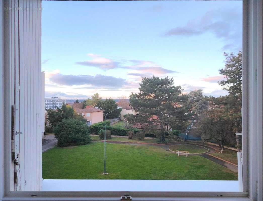   - Appartement à DECINES-CHARPIEU