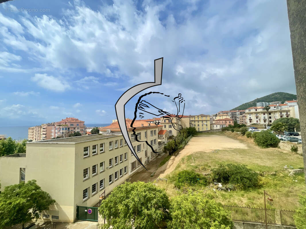 Vente appartement F3/4 : Quartier triangle d'or d' Ajaccio - photo 4