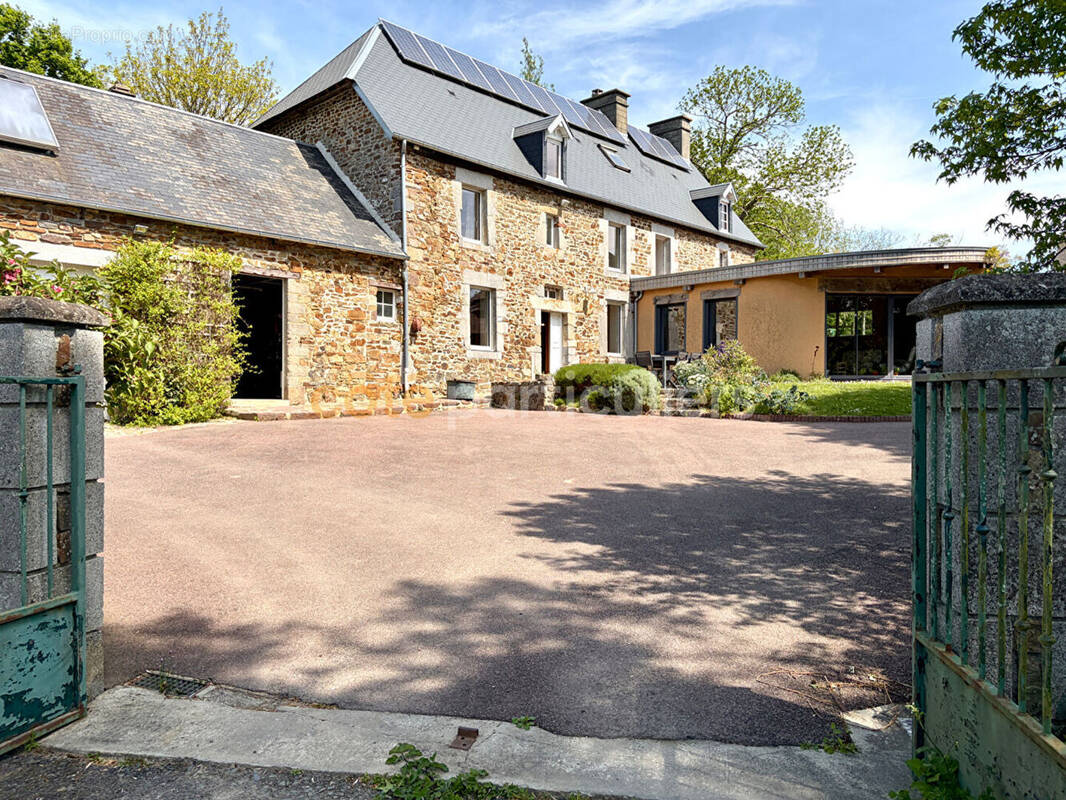 Maison à COUTANCES