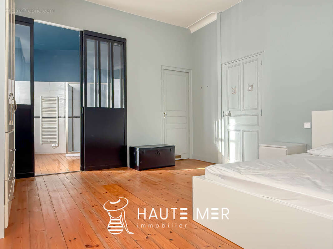COMETE - Villa familiale T6 en centre-ville - photo 8