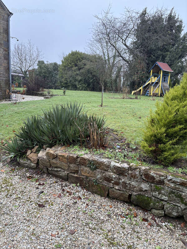 Maison à SAINT-AUBIN-FOSSE-LOUVAIN