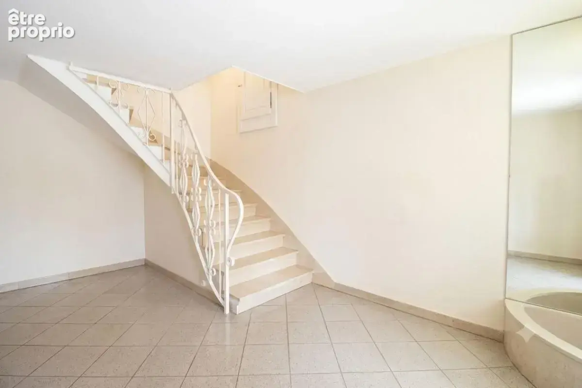 Maison à vendre avec jardin - photo 9