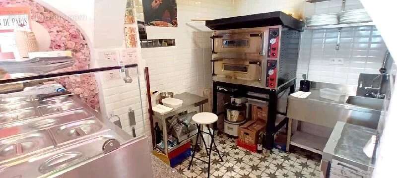 Commerce à PARIS-8E