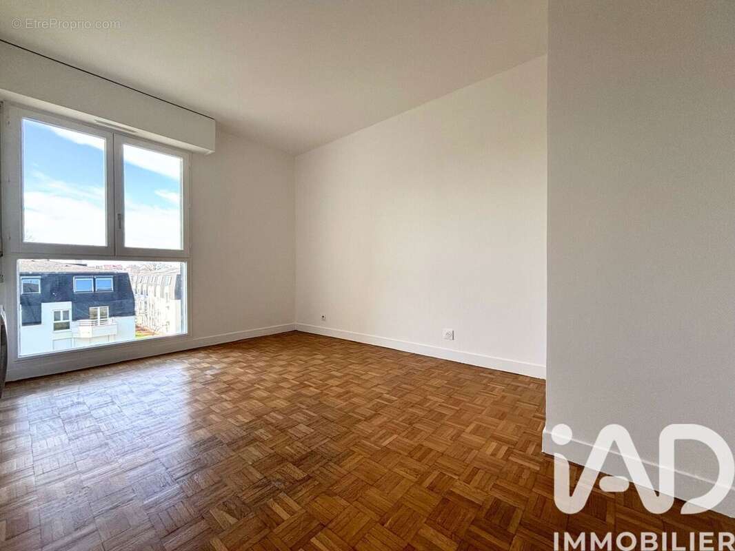 Photo 3 - Appartement à LA GARENNE-COLOMBES