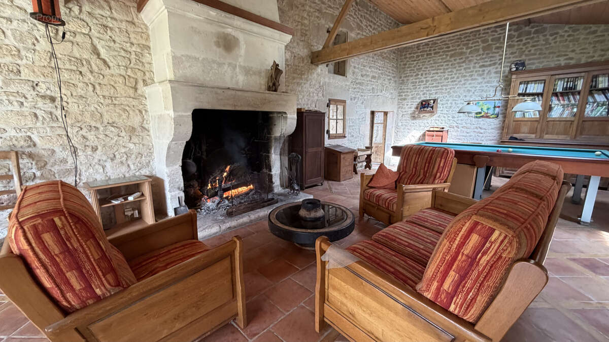 Maison à SAINT-JULIEN-DE-L'ESCAP