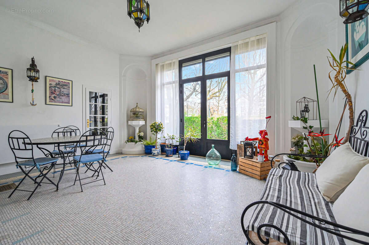 Maison à SAINT-MAUR-DES-FOSSES