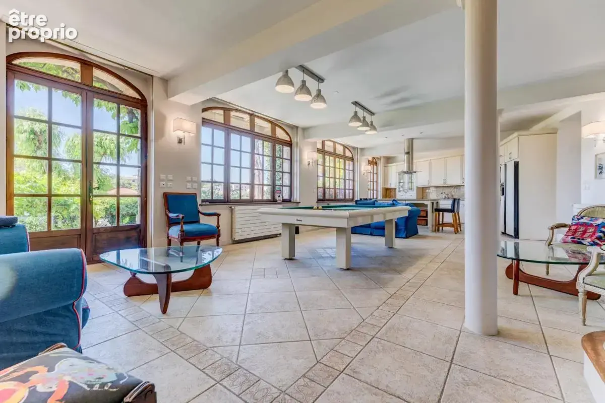 Demeure d’exception au cœur de Vence - vue mer, jardin paysager, piscine chauffée, garage motorisé - photo 4