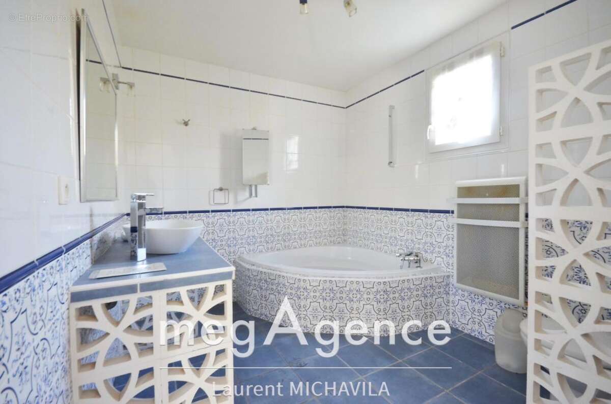 Maison à VILLENEUVE-LES-BEZIERS