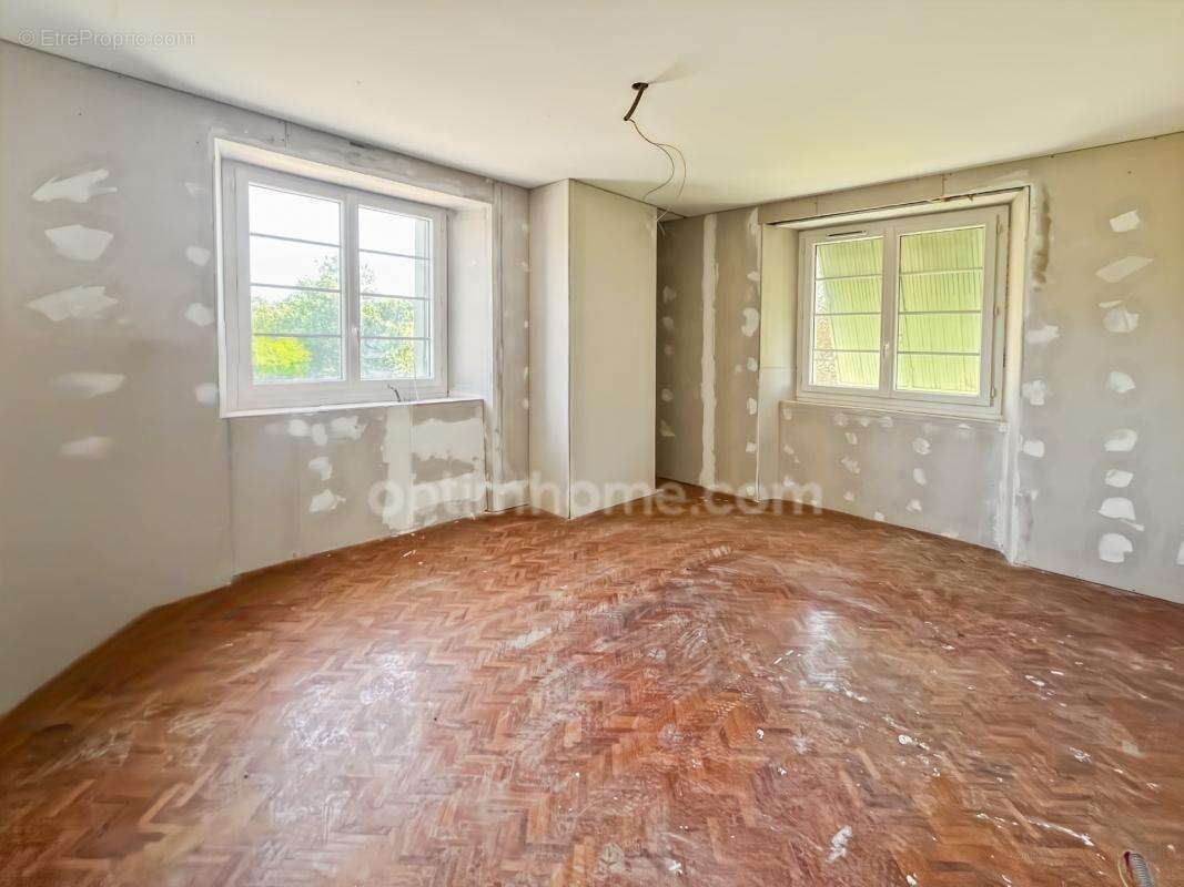 MAISON EN PIERRE 134 m² – 6 pièces – Cassaigne (Gers) - photo 7