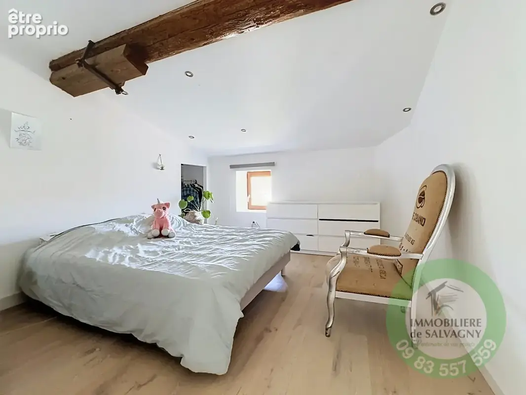 A vendre maison de caractère avec jardin et dependances a morancé - photo 11
