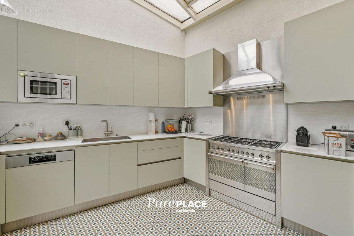 Maison à PARIS-17E
