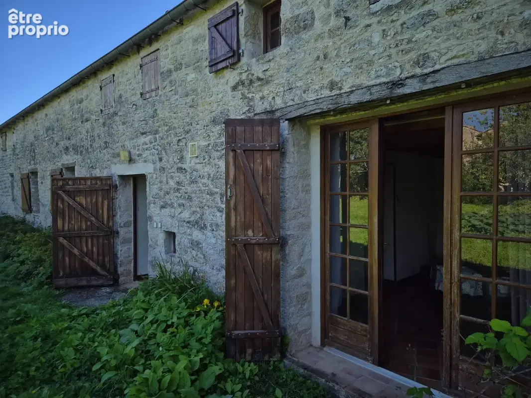 Corps de Ferme de 340 m2, avec plusieurs maisons indépendantes et 200 m2 de dépendances - photo 49
