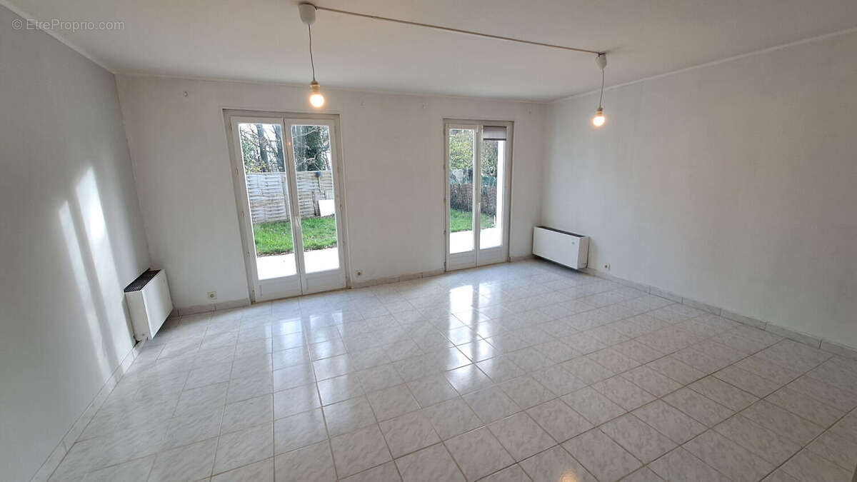 Maison à MAGNY-LES-HAMEAUX