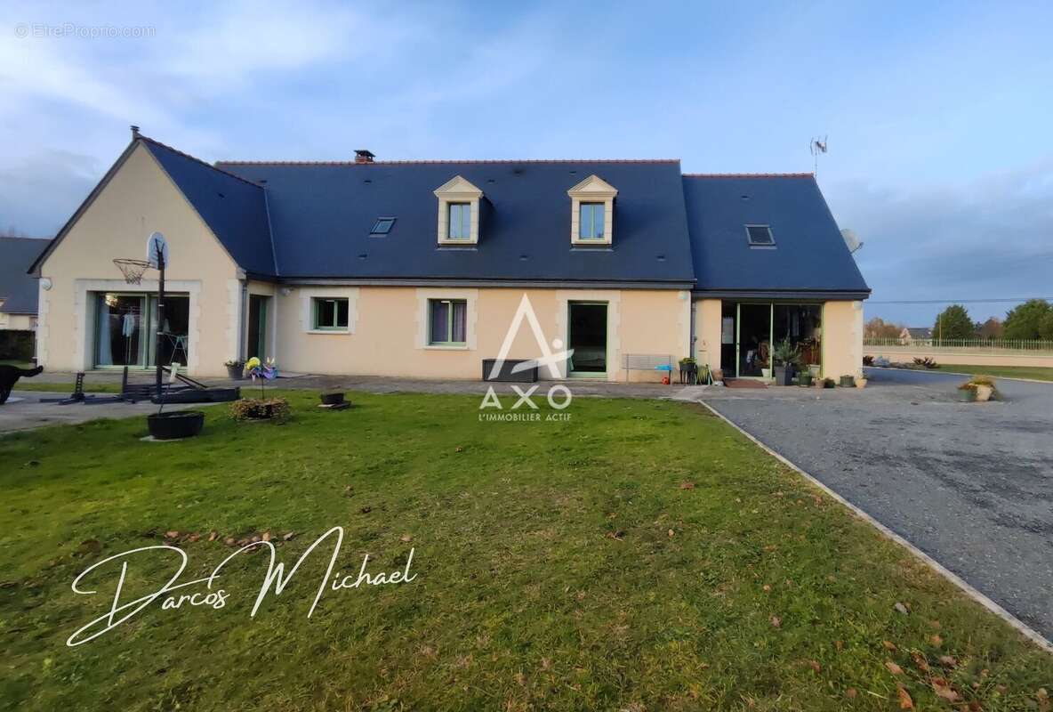 Maison à SAINT-PHILBERT-DU-PEUPLE