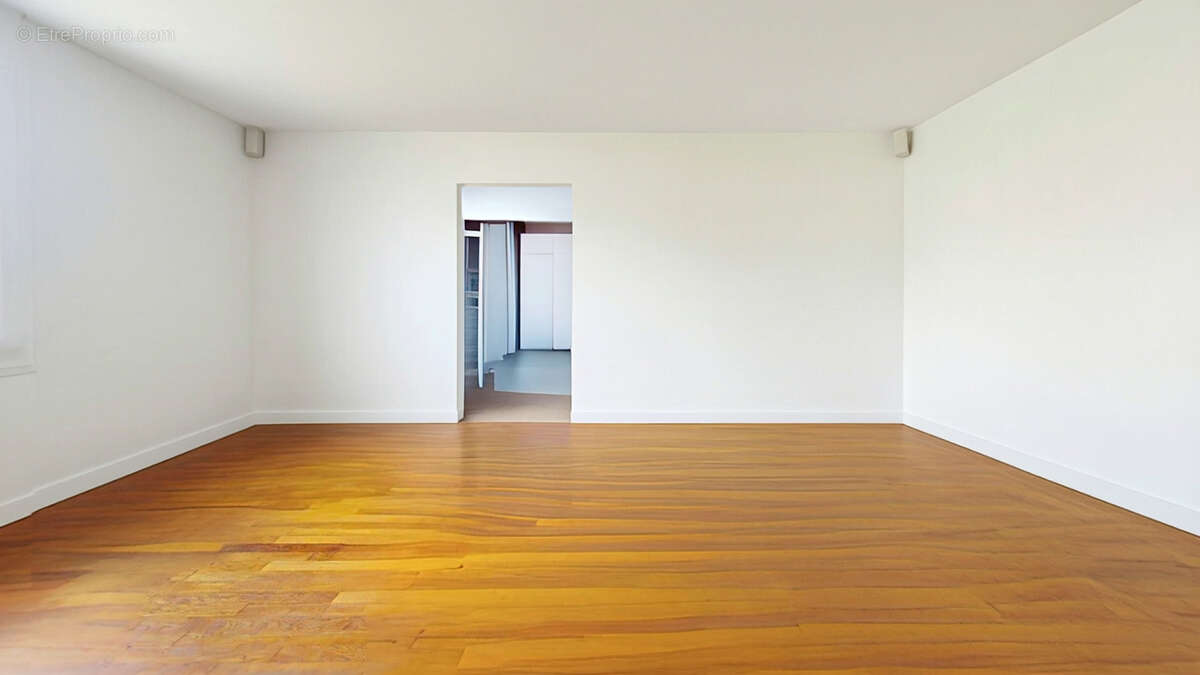 Appartement à TASSENIERES