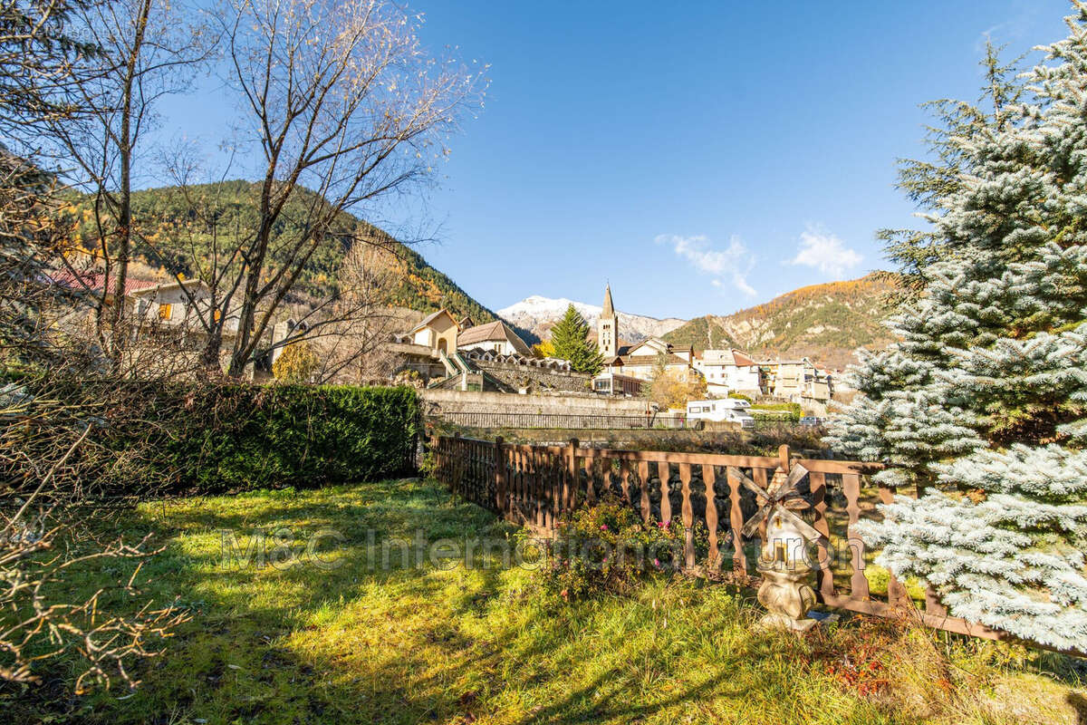 Appartement à SAINT-ETIENNE-DE-TINEE
