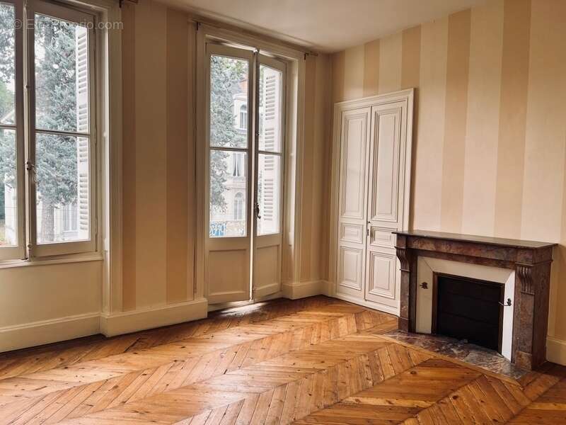 Maison à CHATELLERAULT