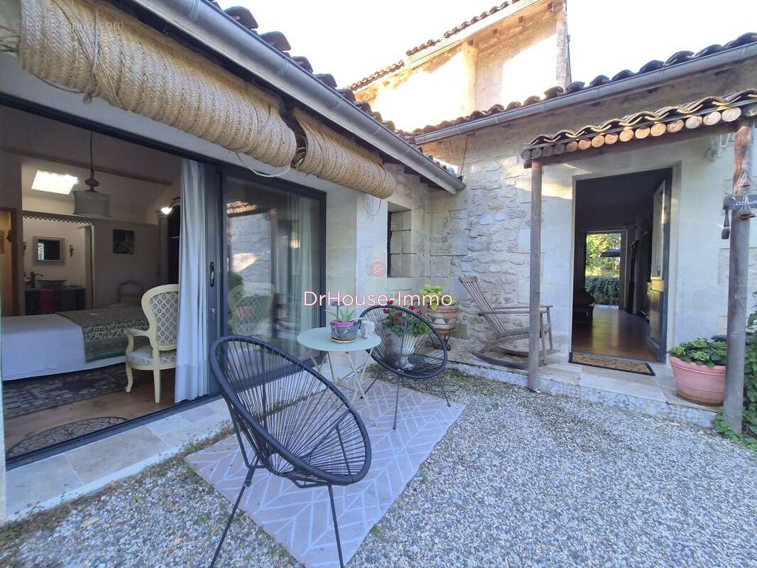 Maison 255 m² à Haux  - photo 5