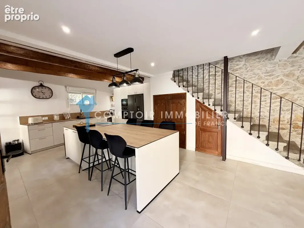 En exclusivité  Pépite et rare A vendre Vergèze, maison vigneronne entièrement rénové 190 m2 environ sur 300 m - photo 11