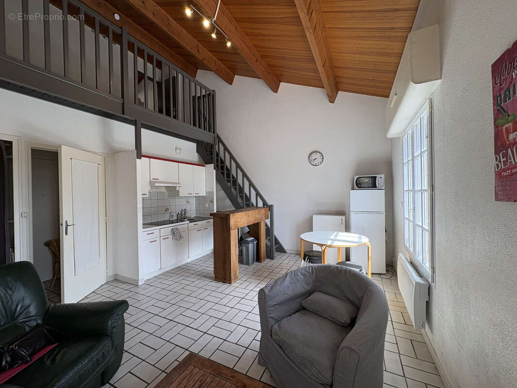 Appartement bourg sainte marie - photo 2