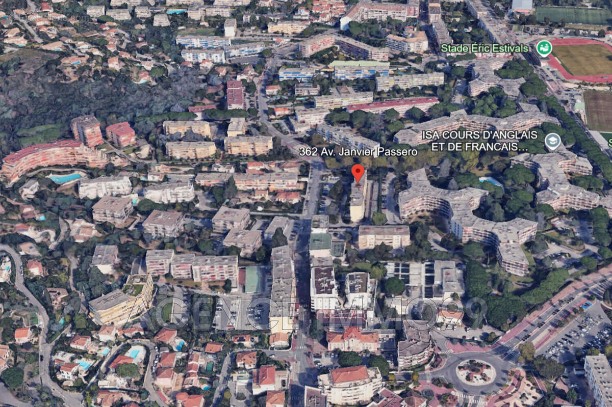 Parking à MANDELIEU-LA-NAPOULE