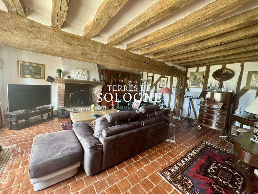 Maison à CHAUMONT-SUR-THARONNE