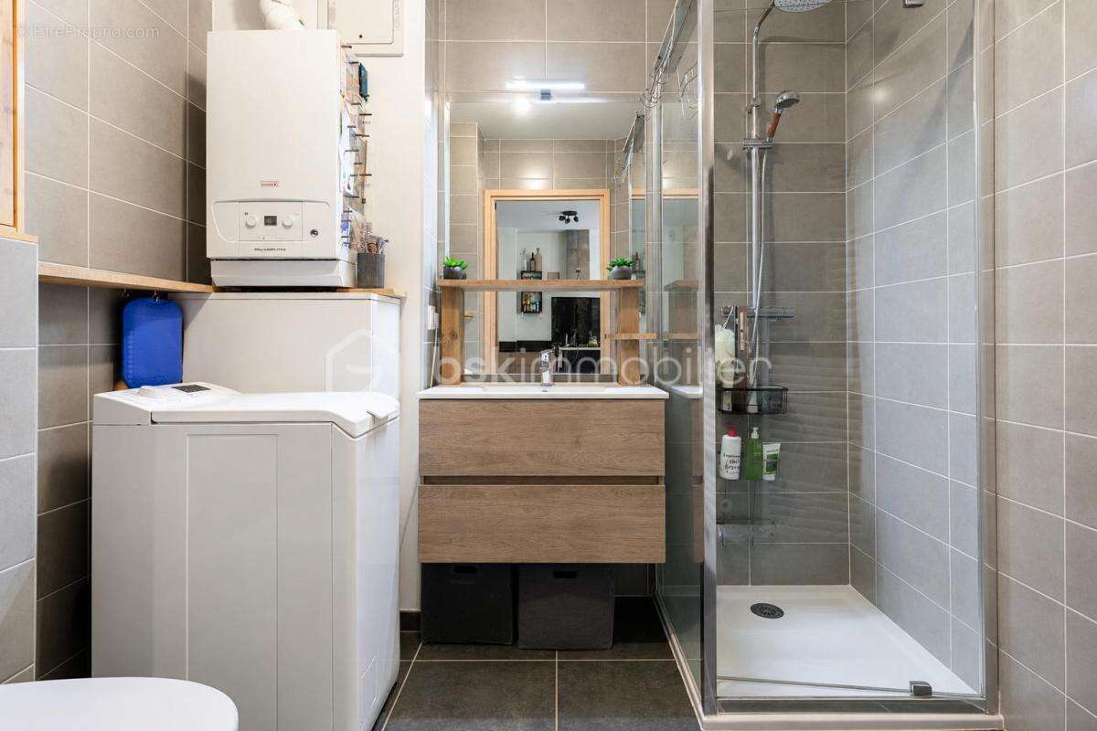 Appartement à POISY